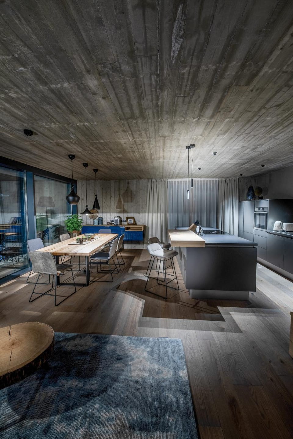 Coffee/tea facilities, Kitchen or kitchenette, Dining area