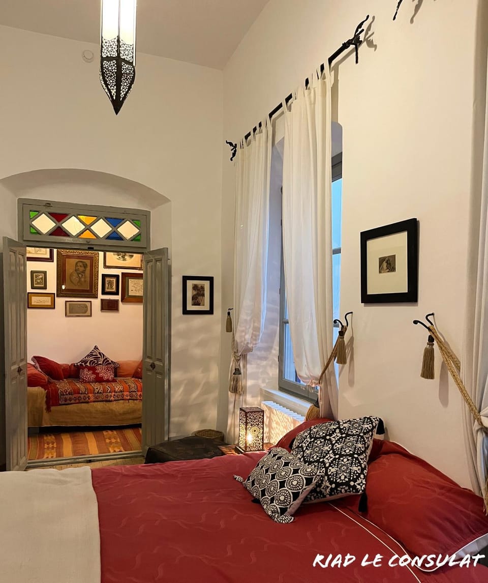 Living room, Photo of the whole room, Seating area, Bedroom