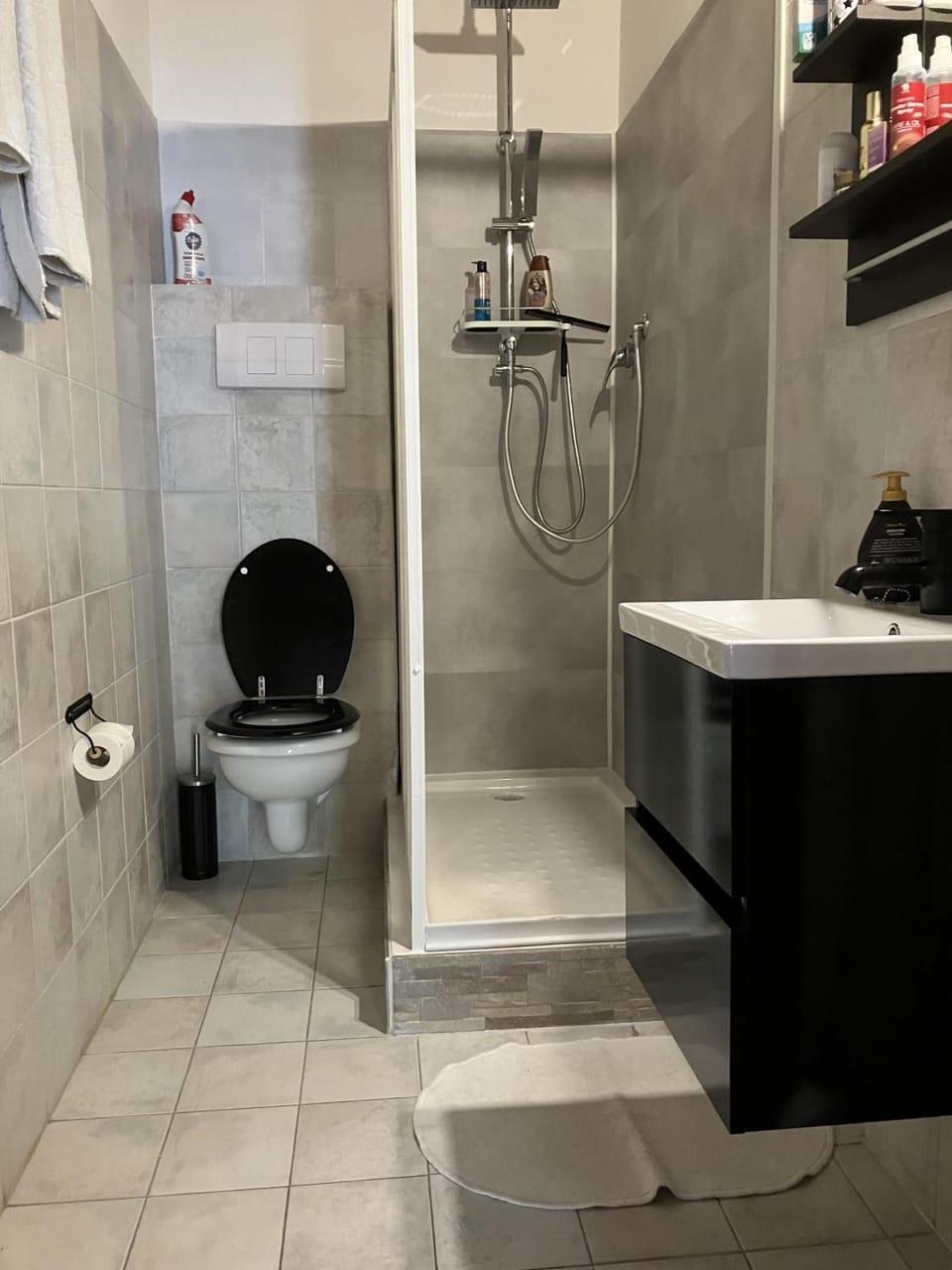 Shower, Toilet, Bathroom