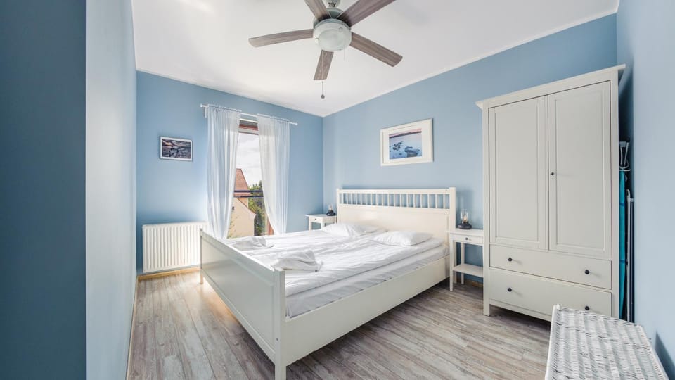 Bed, Bedroom, wardrobe