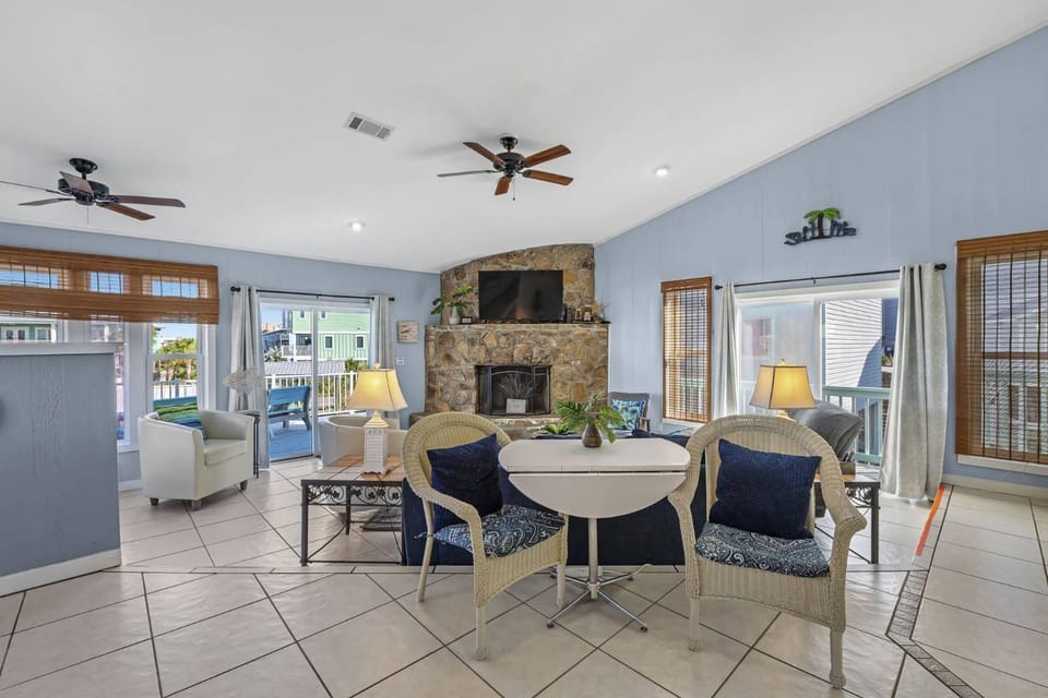 Unplugged House in West Beach