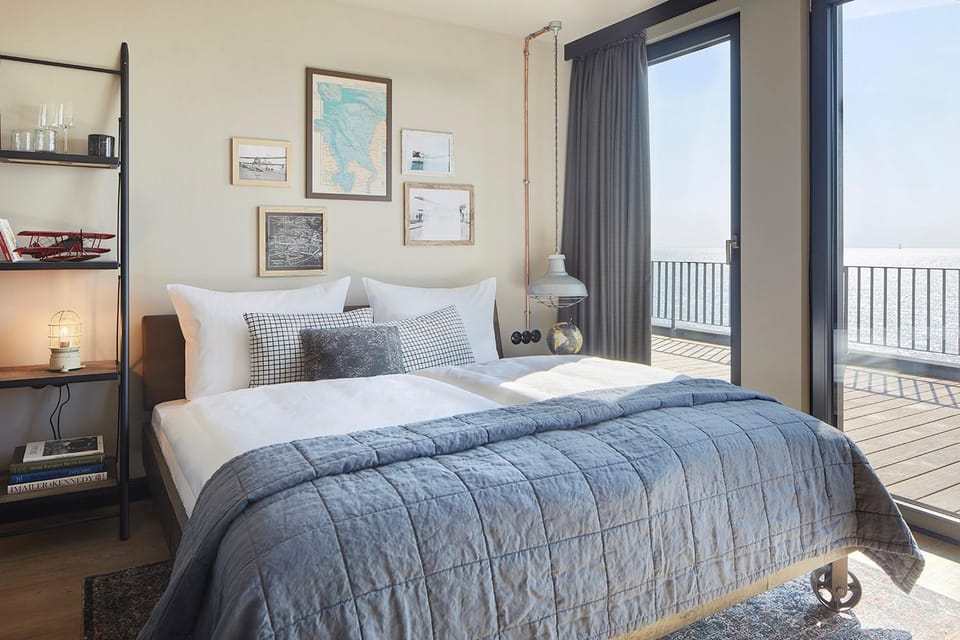 Bed, View (from property/room), Balcony/Terrace, Photo of the whole room, Bedroom, Sea view