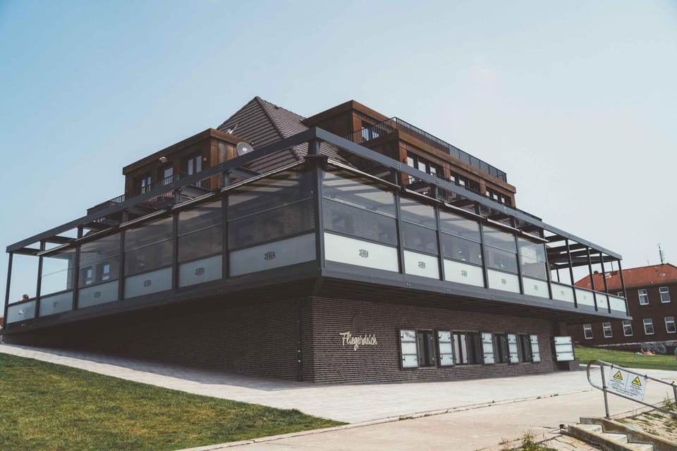 Property building, Day, Balcony/Terrace, Street view