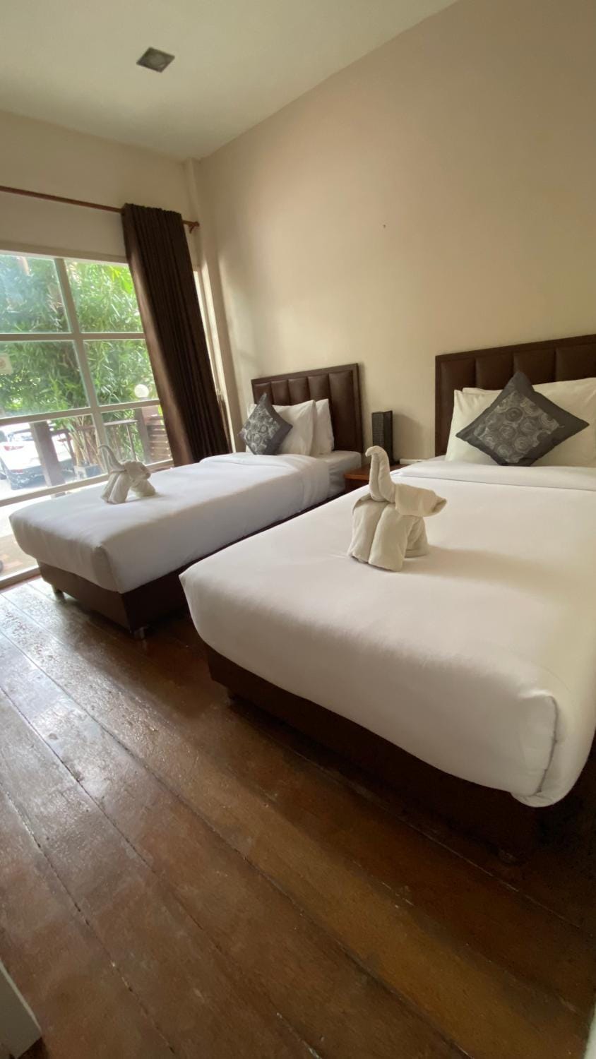 Reera Resort Campground/ 
RV Resort in Nong Kae