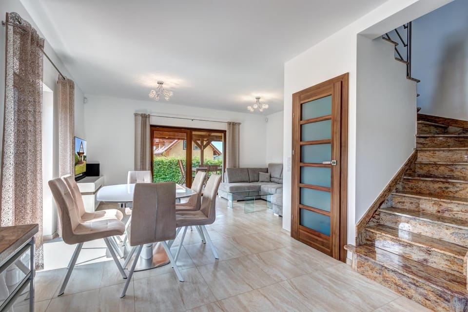 Balcony/Terrace, Living room, Seating area, Dining area