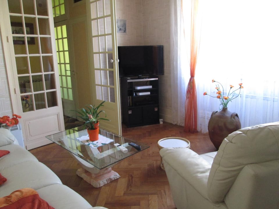 Living room, On site