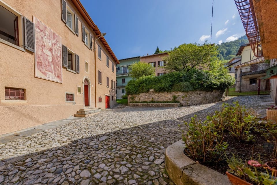 Contempora - Ca' Brenta Hero - Valle Intelvi - Como Apartment in Lugano