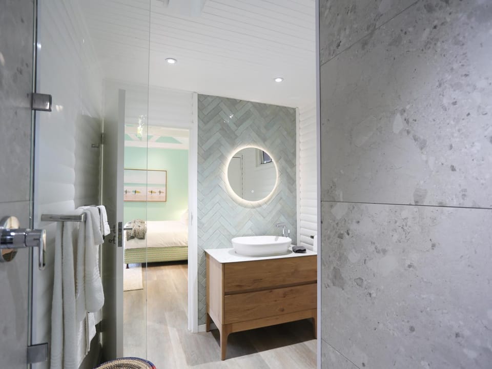 Shower, Bathroom, towels