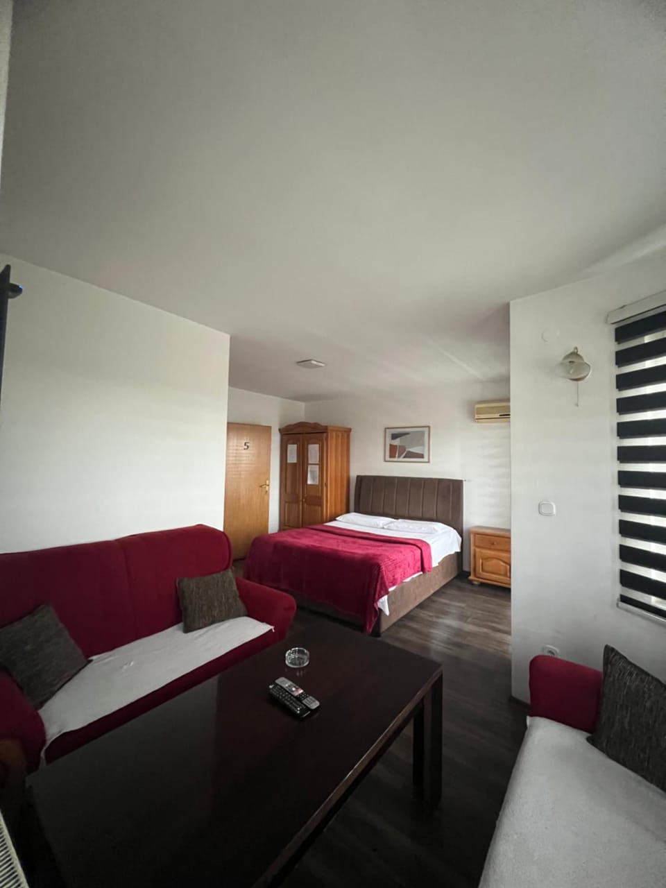 Photo of the whole room