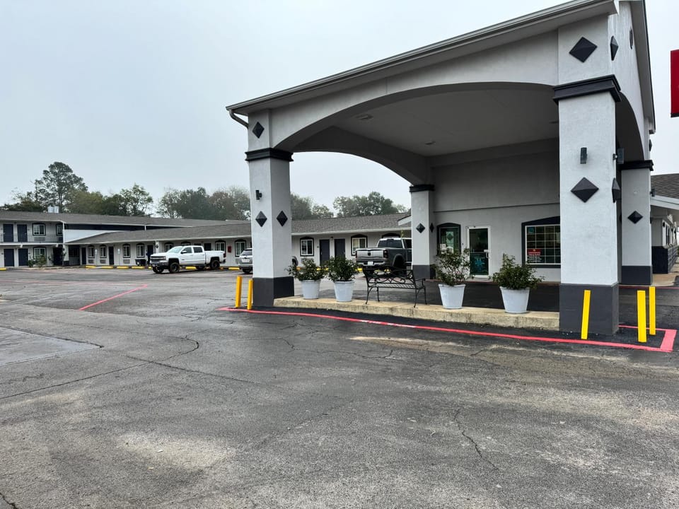 Property building, Day, Parking