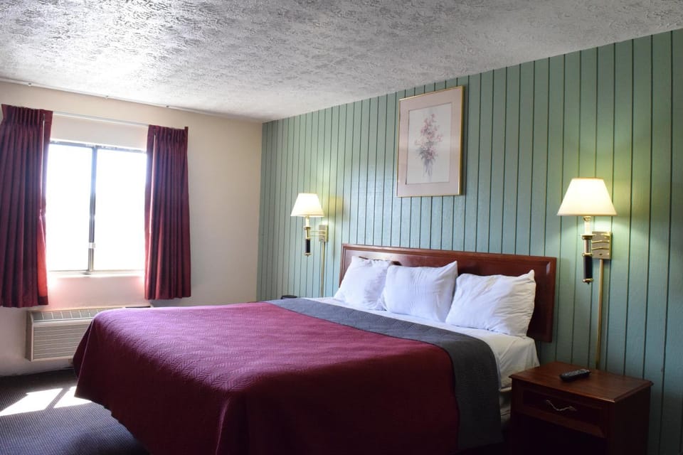 Budget Inn Ontario Motel in New York
