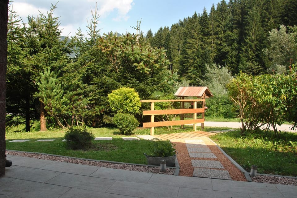 Property building, Facade/entrance, Garden