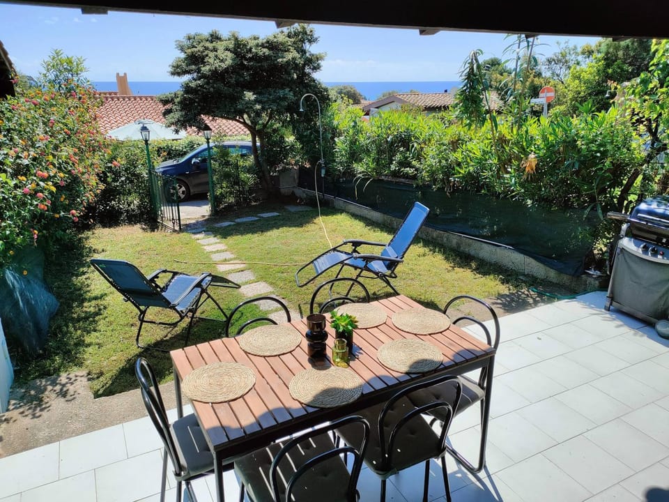 Garden view, Sea view