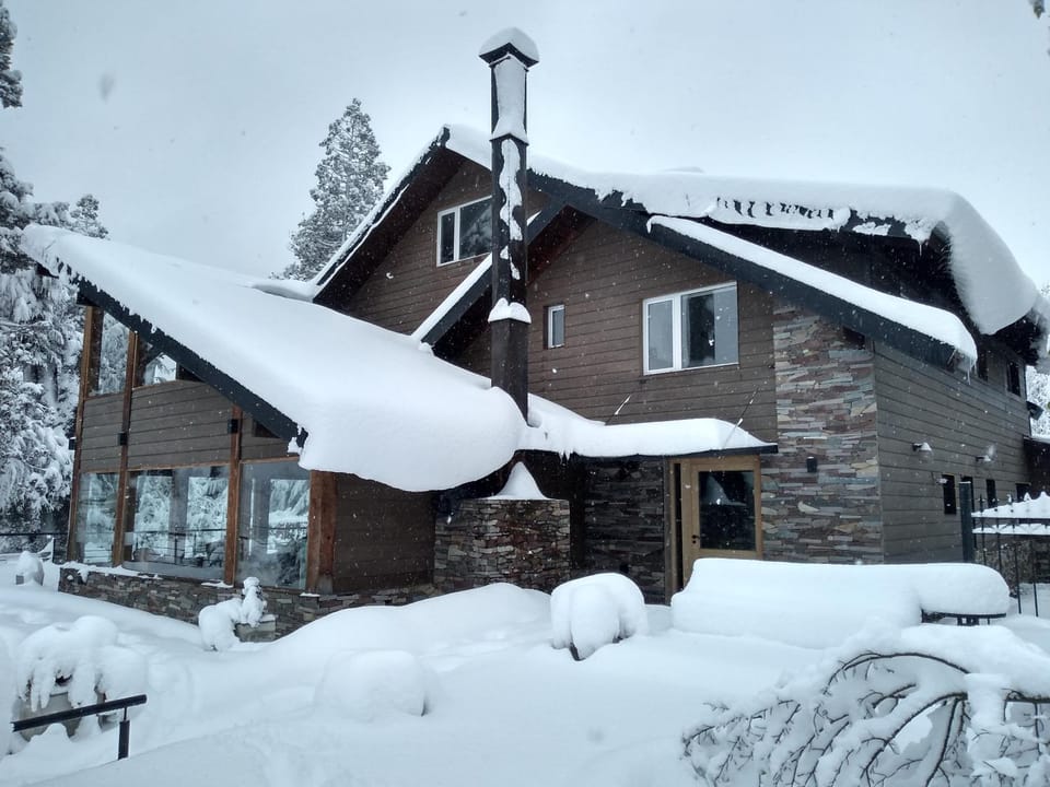 Property building, Facade/entrance, Winter
