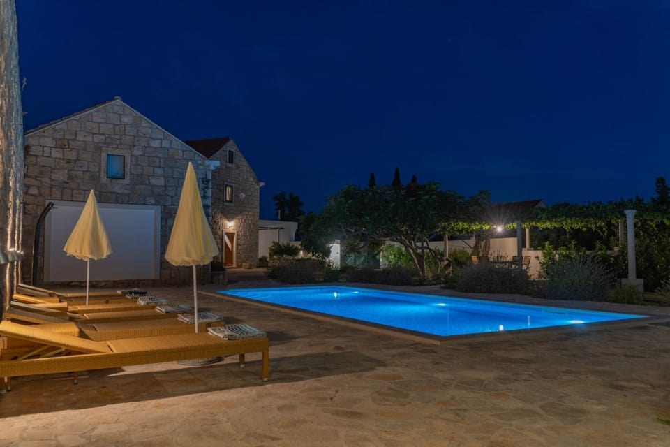 Property building, Other, Pool view, Swimming pool, sunbed