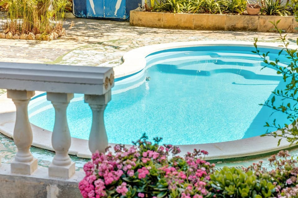 Property building, Swimming pool