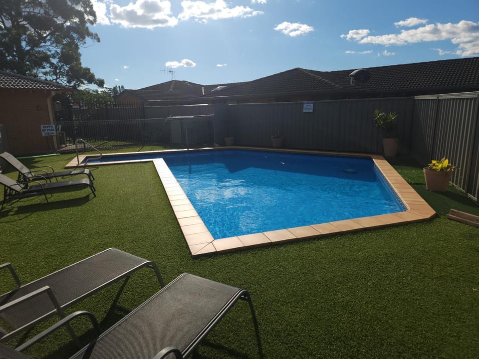 Swimming pool, Sports, sunbed