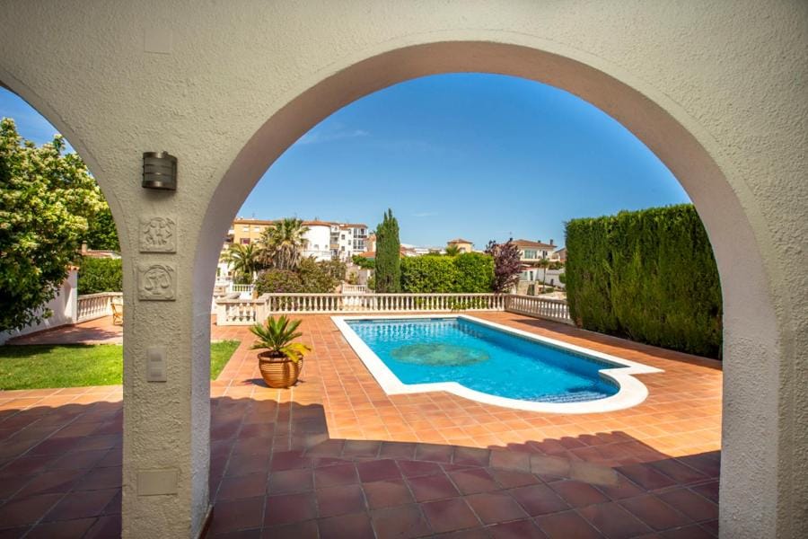 Balcony/Terrace, Swimming pool
