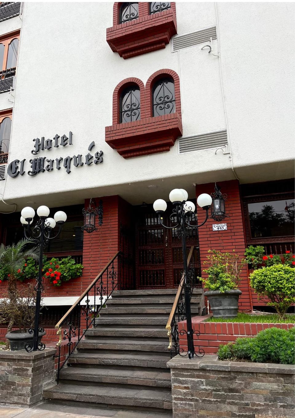Facade/entrance