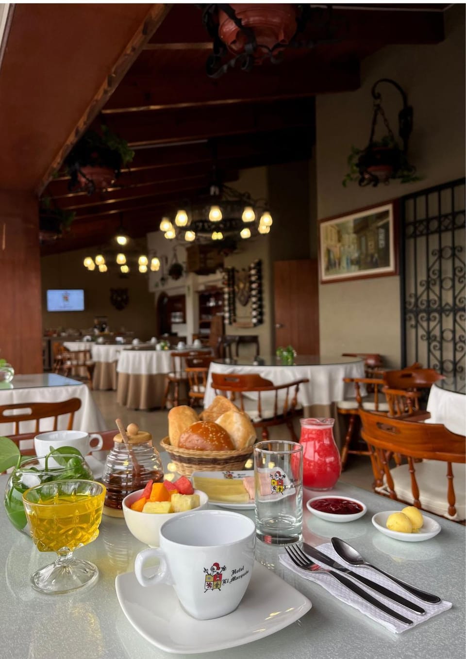 Restaurant/places to eat, Breakfast, Buffet breakfast