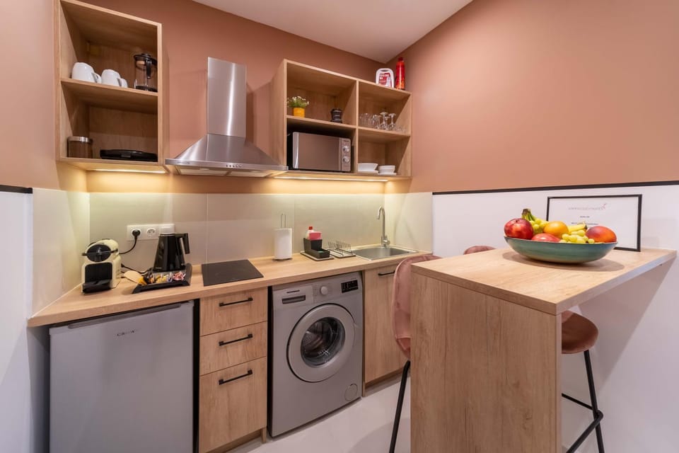 Coffee/tea facilities, Kitchen or kitchenette, minibar, washing machine