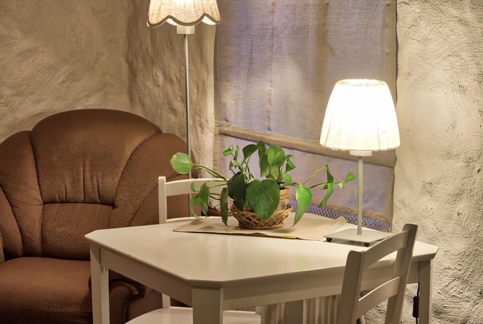 Seating area, Dining area
