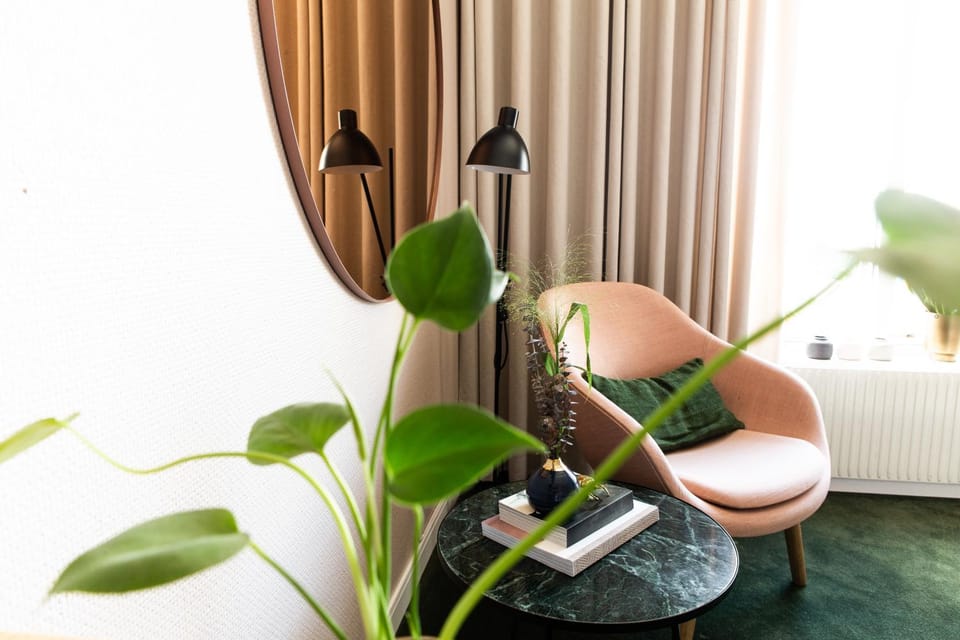 Decorative detail, Seating area