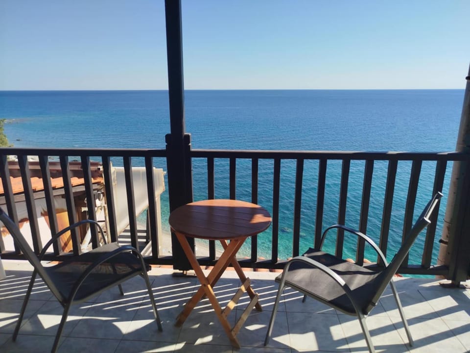 View (from property/room), Balcony/Terrace, Sea view