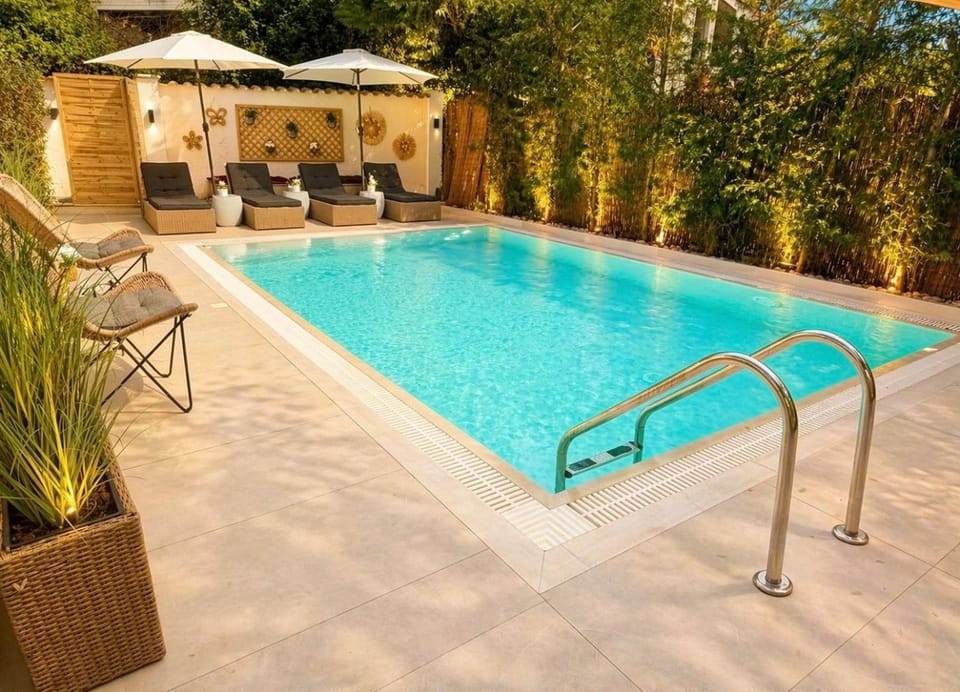 Day, Pool view, Swimming pool, sunbed