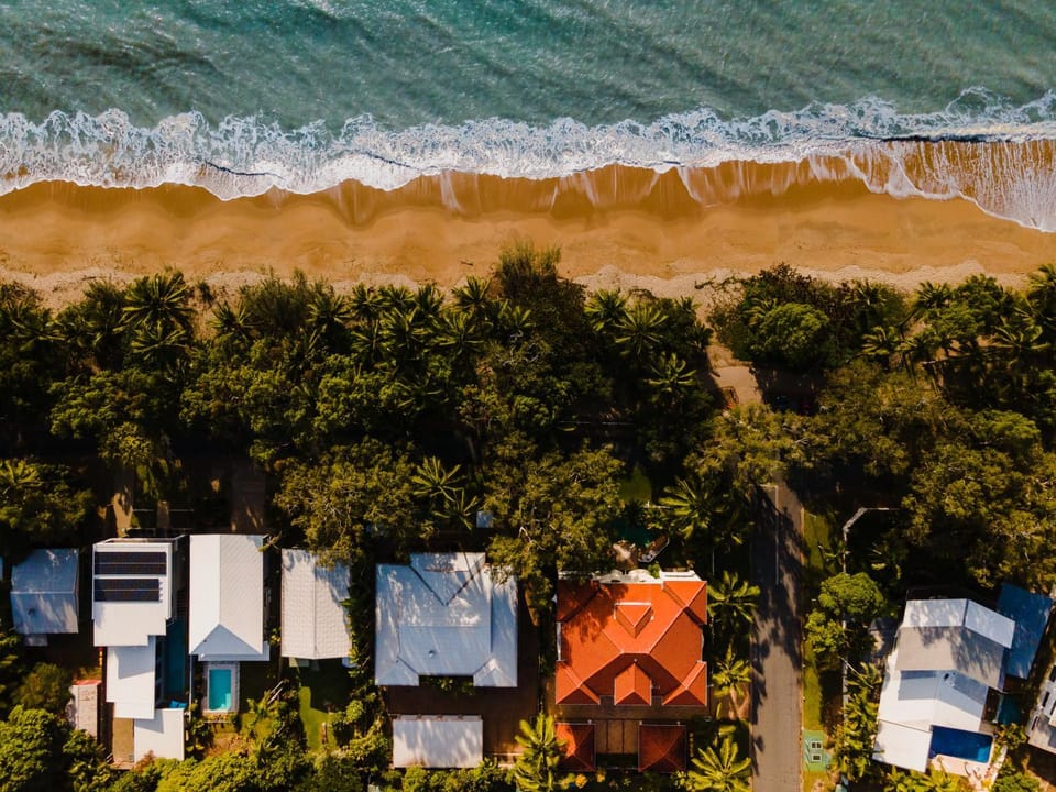 Property building, Bird's eye view, Beach