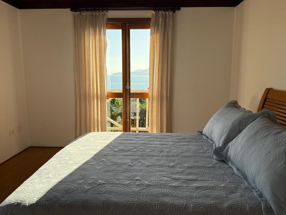 Bed, View (from property/room), Bedroom, Sea view