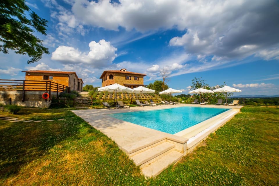 Property building, Garden, Swimming pool