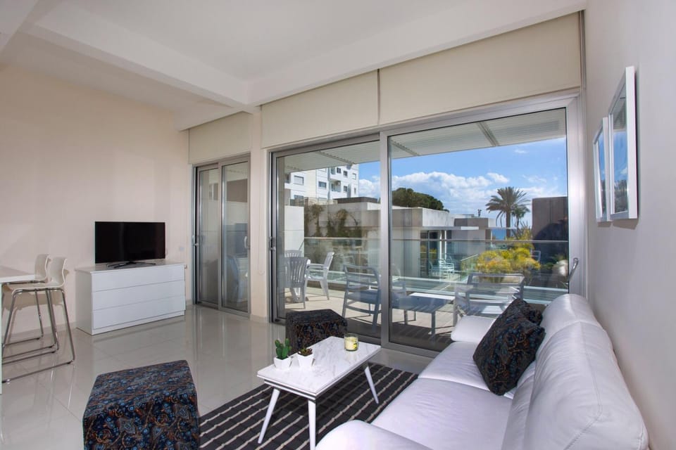 Balcony/Terrace, Living room
