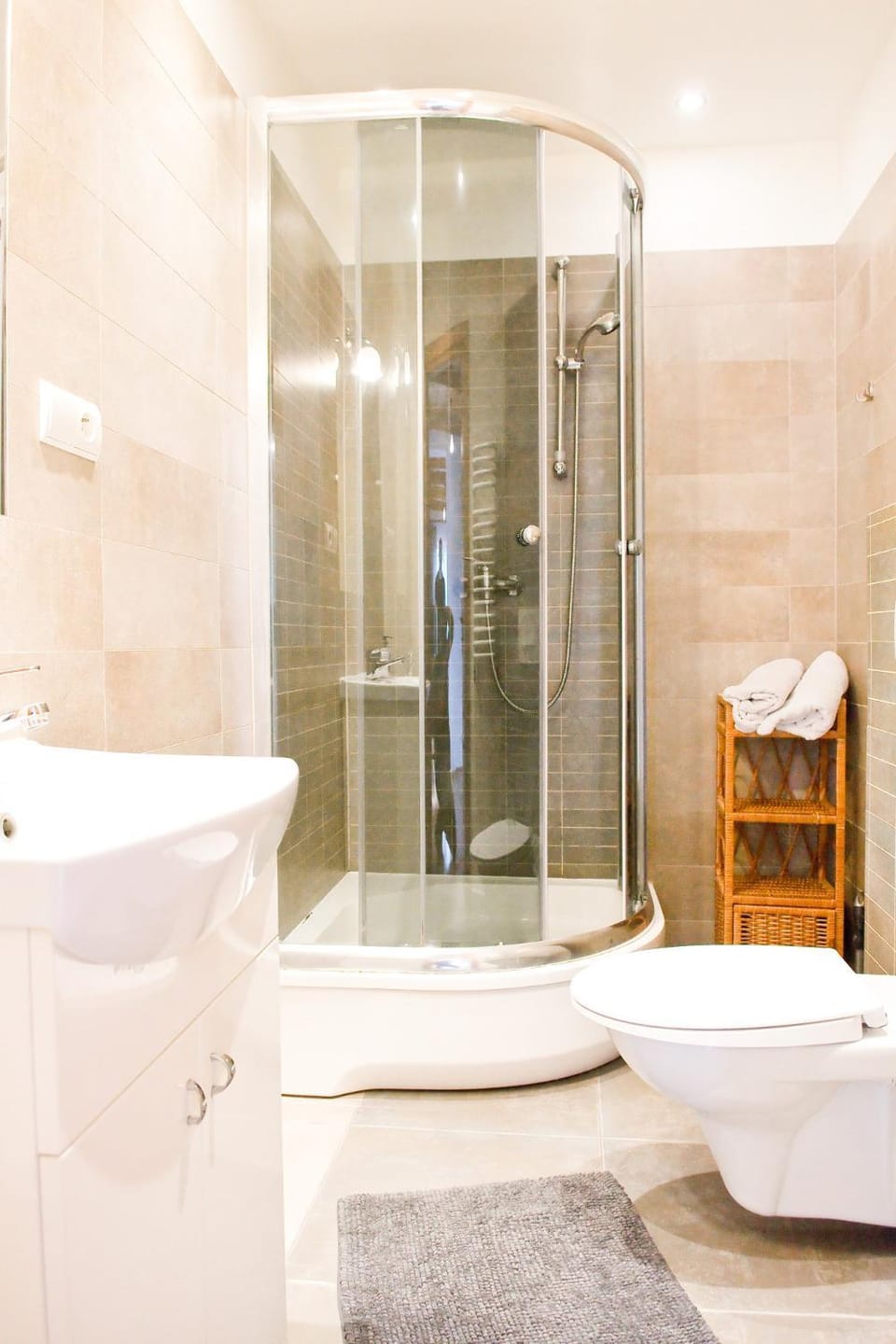 Bathroom, Photo of the whole room