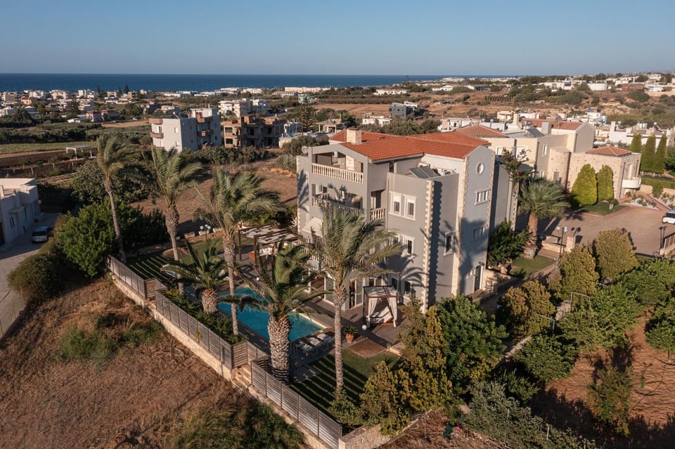 Bird's eye view, Sea view, Location