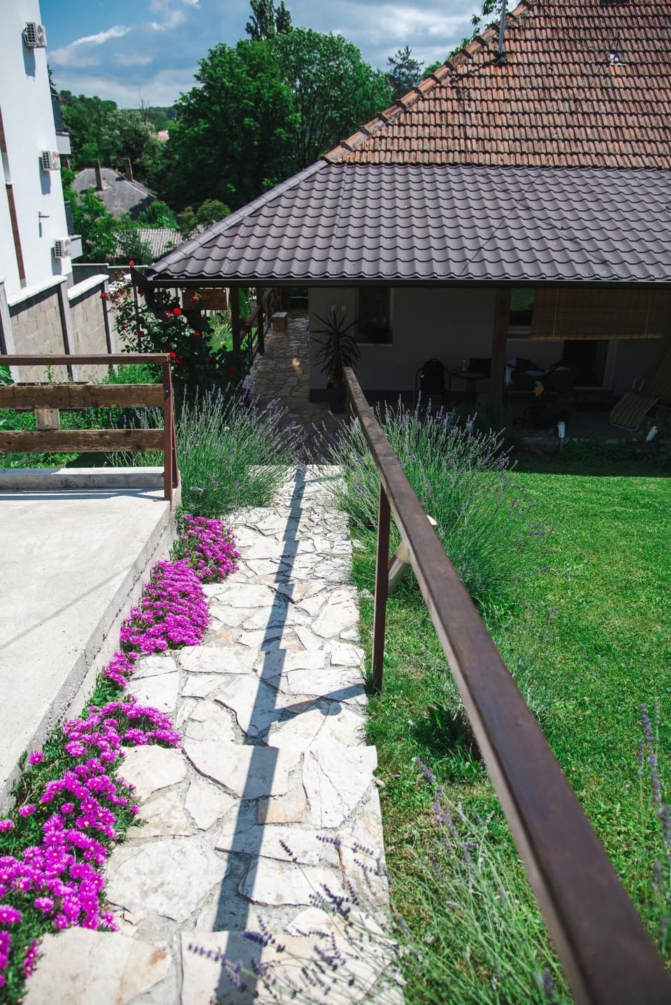 Property building, Spring, Day, Natural landscape, Garden, Garden view