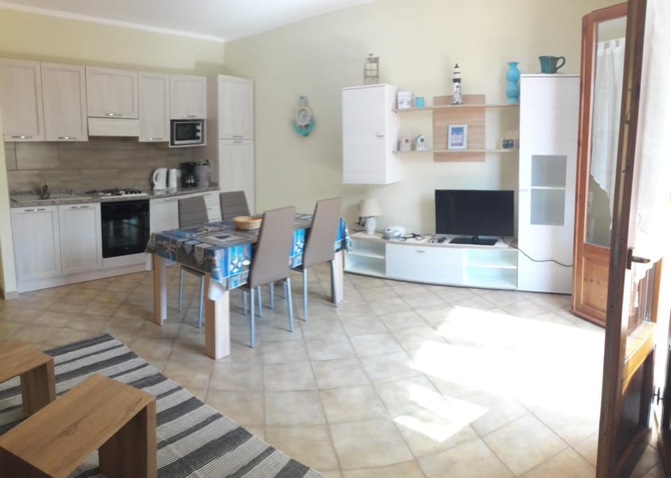 TV and multimedia, Kitchen or kitchenette, Living room, Dining area