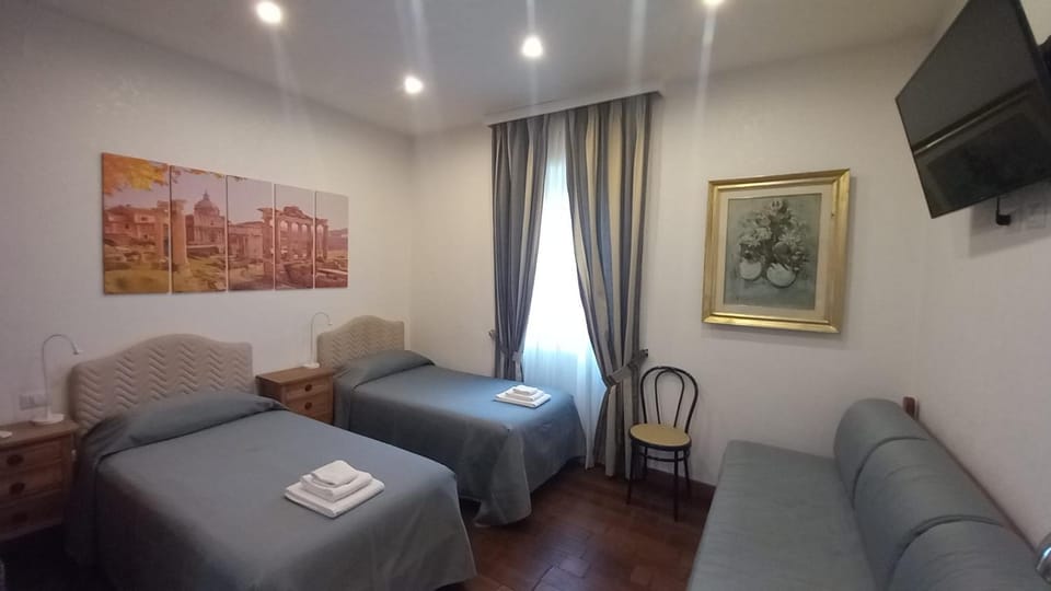 Bed, TV and multimedia, Bedroom