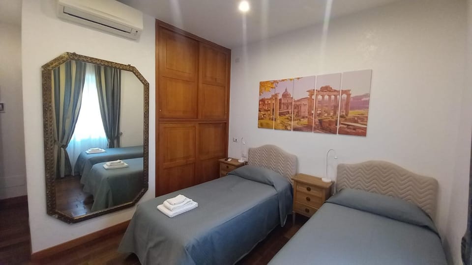 Bed, Photo of the whole room, Bedroom, air conditioner