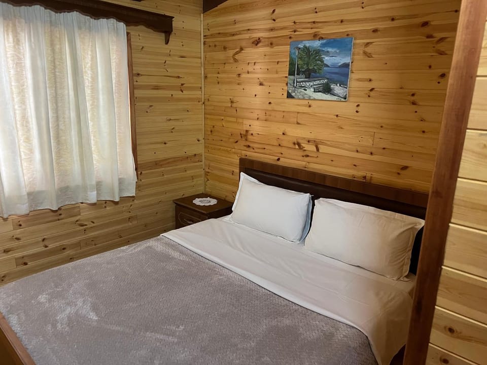 Bujtina Uji I Panjes, LLOGARA Hotel in Vlorë County, Albania