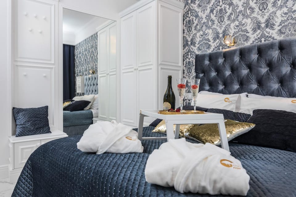 Golden Fish - New Apartment - Old Town Apartment in Krakow