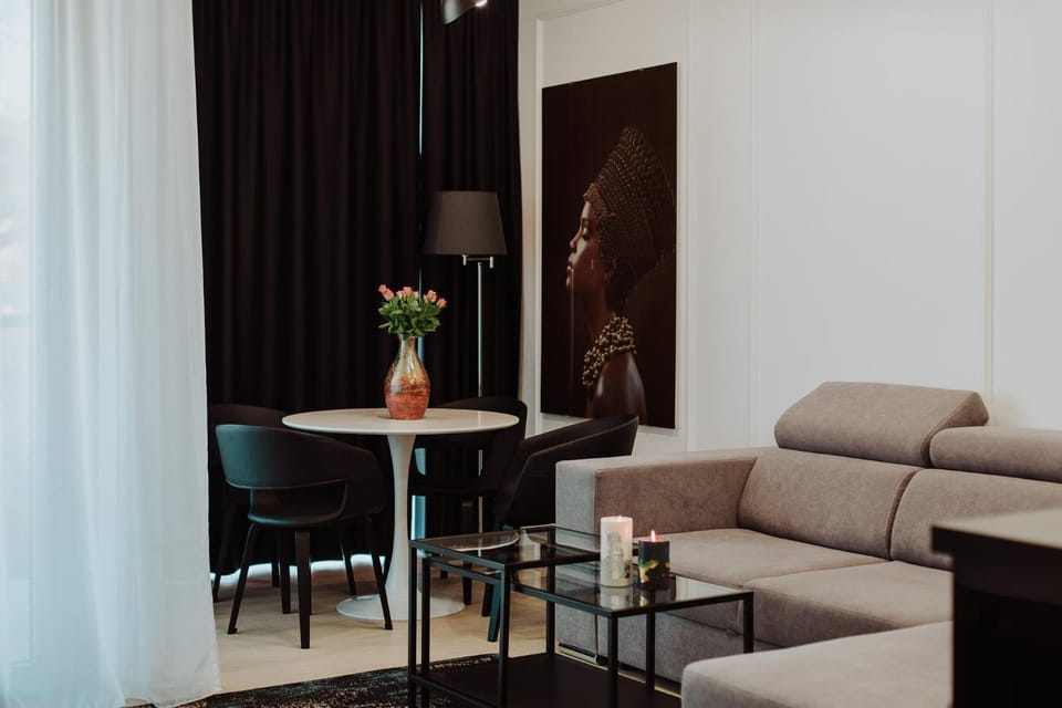 Living room, Dining area