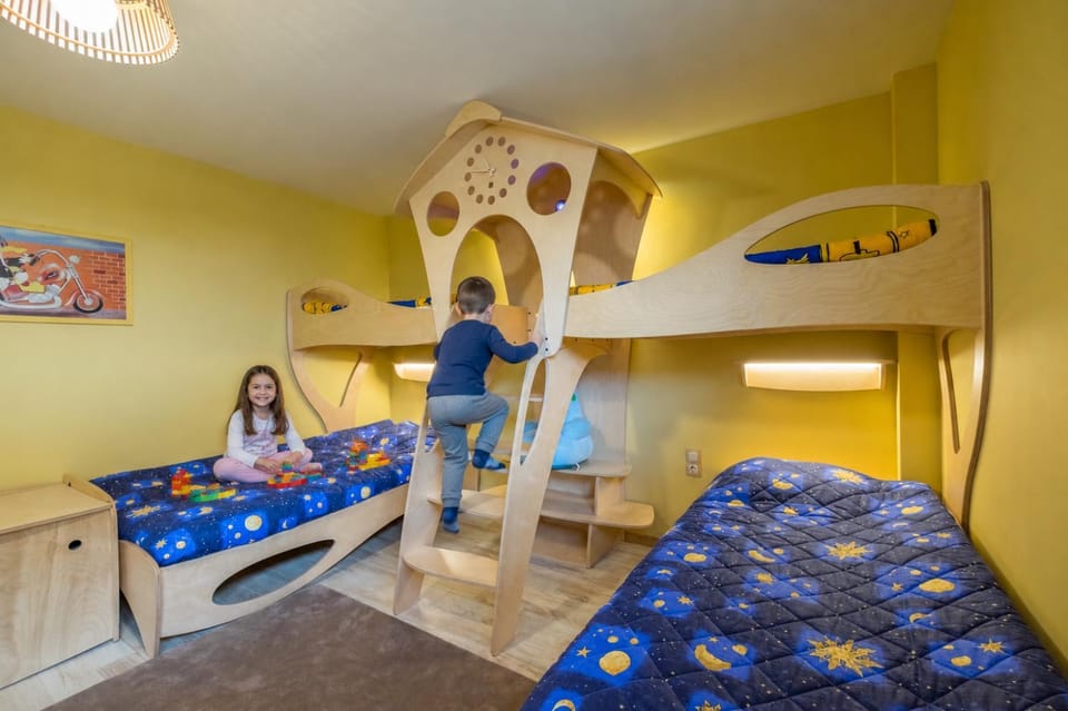 Bedroom, children