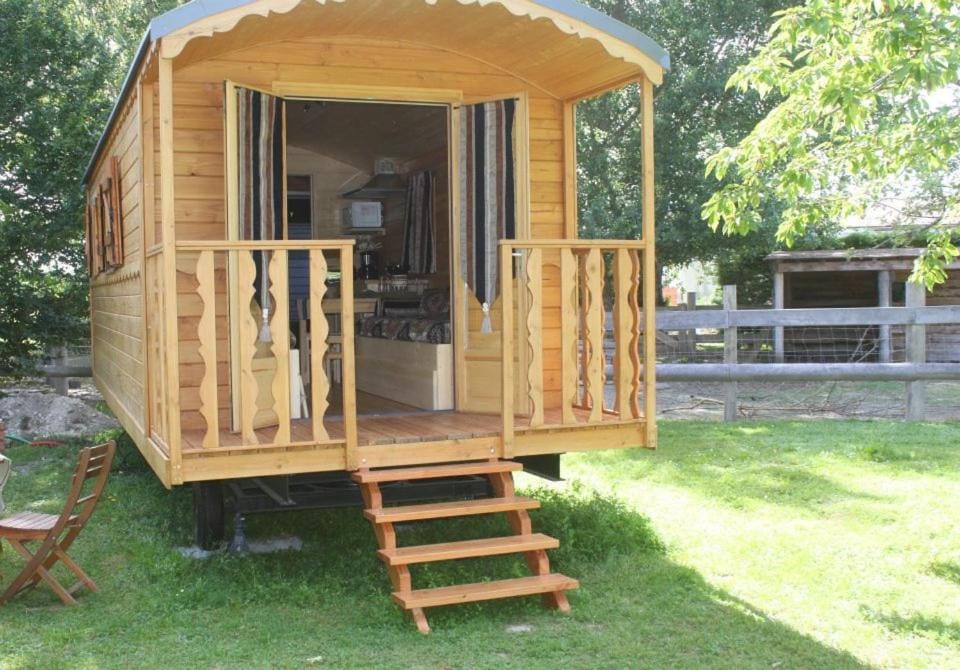 les roulottes de dilou Cerise Campground/ 
RV Resort in Nouvelle-Aquitaine