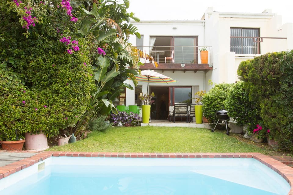 Spring, Day, BBQ facilities, Garden, Balcony/Terrace, Swimming pool