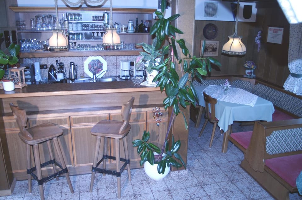 Communal lounge/ TV room