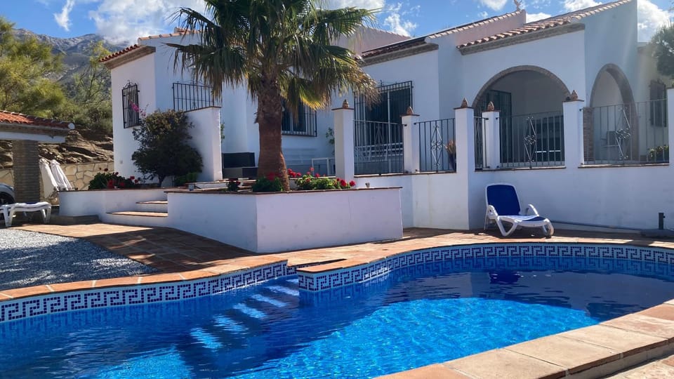 Casa Soleada Holiday Fully private Villa House in Axarquía