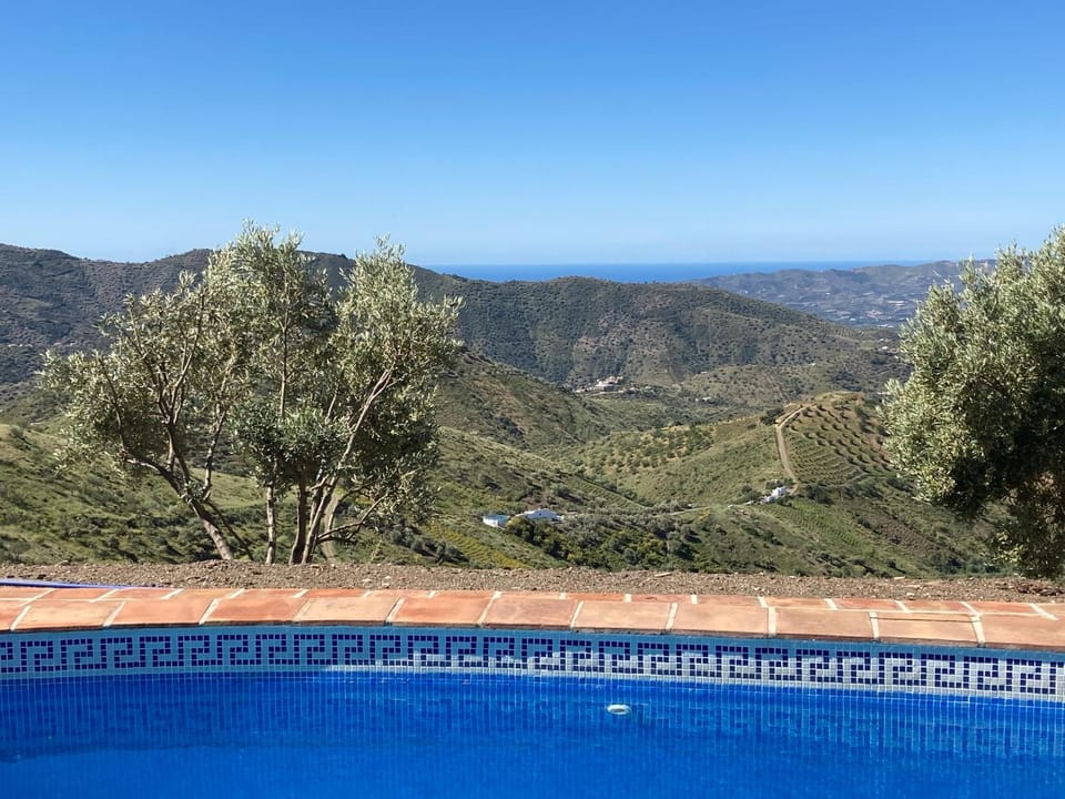 Natural landscape, Garden, Balcony/Terrace, Mountain view, Pool view, Sea view, Swimming pool