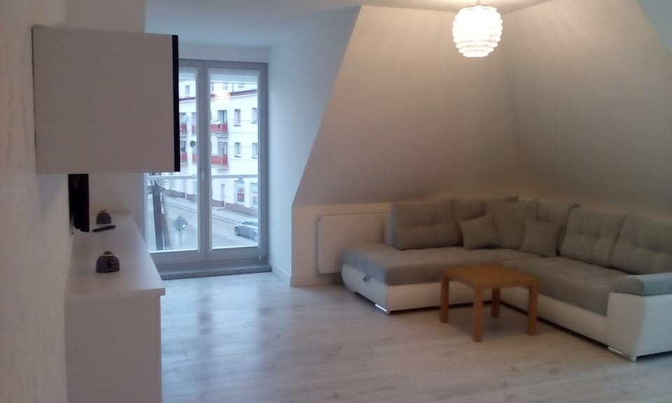 Photo of the whole room, Seating area