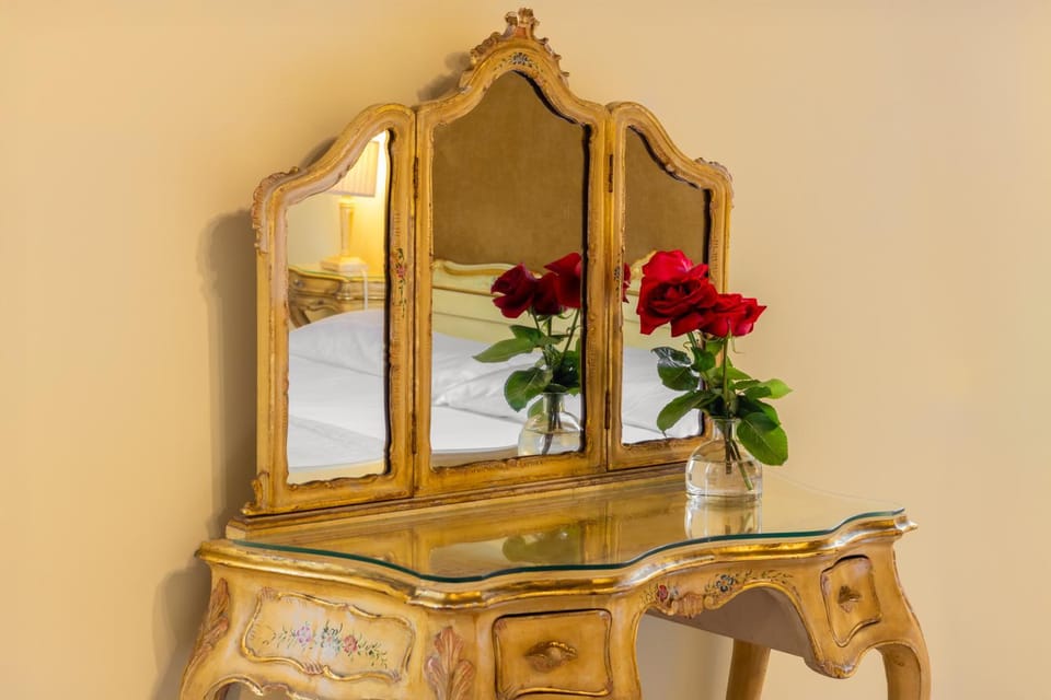 Palazzo San Firmino residenza storica all Suite Canal View Bed and Breakfast in San Marco